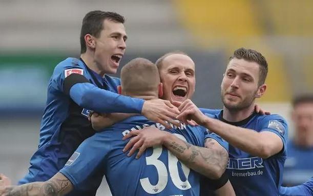 德國(guó)杯門(mén)興VS卡爾斯魯厄：老牌勁旅德甲墊底，還能兼顧杯賽嗎