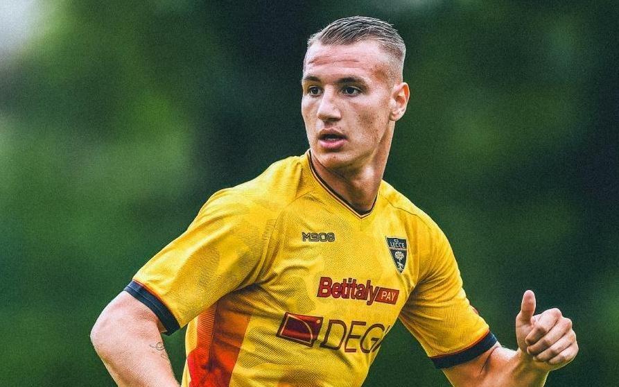 萊切主帥：卡馬爾達(dá)對(duì)失點(diǎn)感到失望，我們需要為他加油